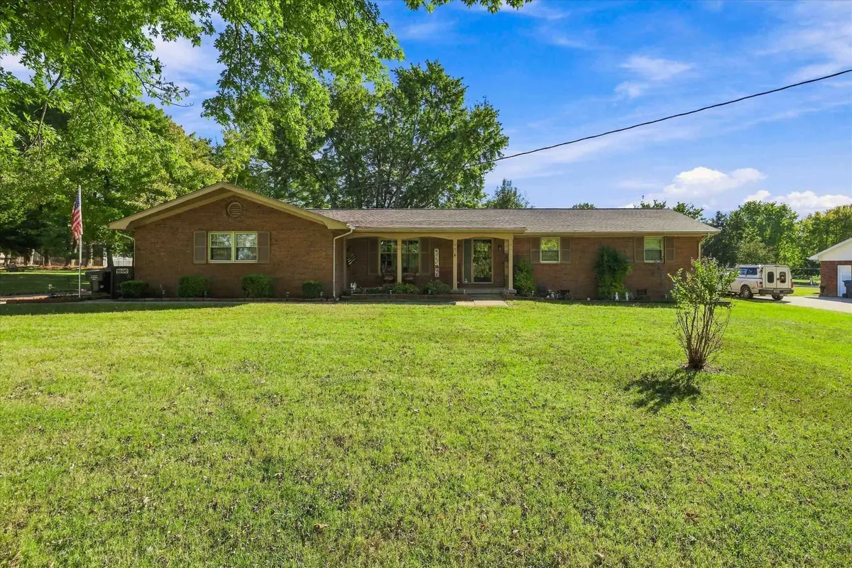 1896 Lakeshore Drive, Madisonville, KY 42431 - #1
