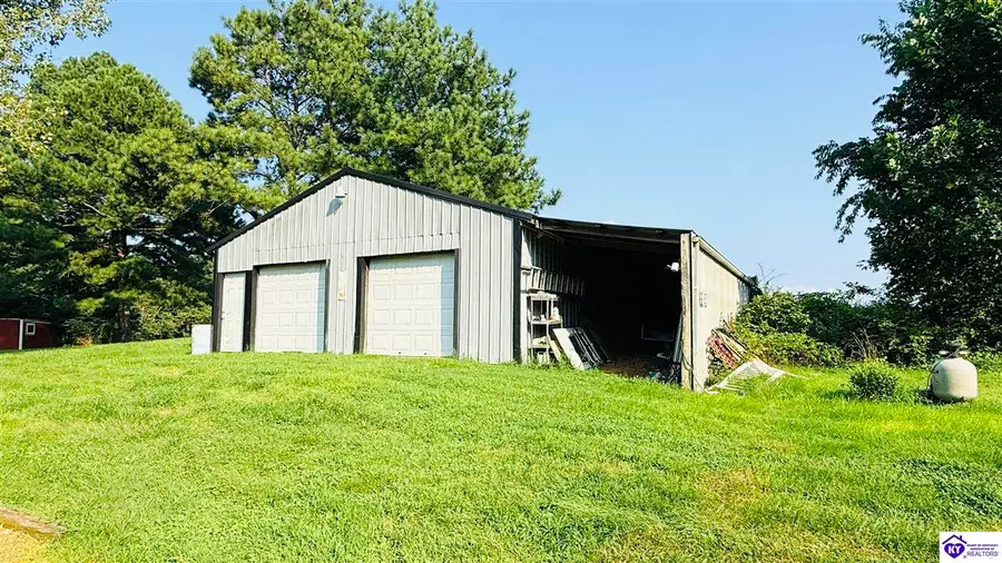 1527 Walnut Springs Road, Greensburg, KY 42743 - #2
