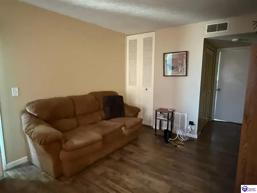 1220 W Lincoln Trail Boulevard, Radcliff, KY 40160 - #2