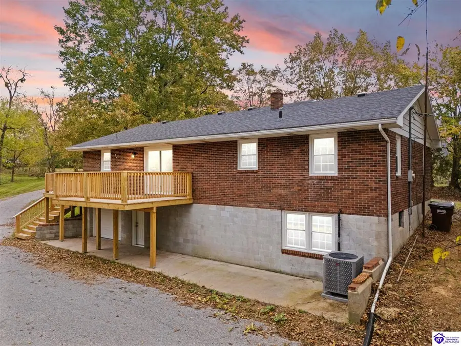 428 Social Band Road, Saloma, KY 42743 - Image #2