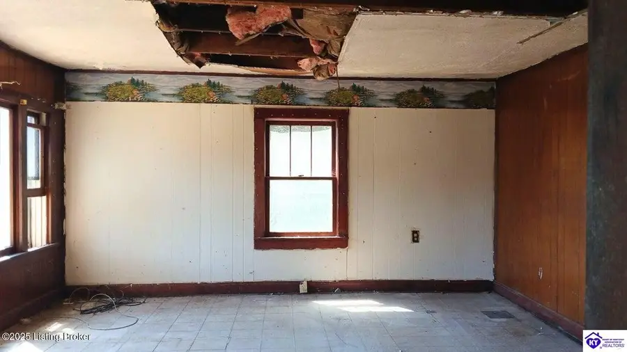 670 Rowletts Cave Springs Road, Horse Cave, KY 42749 - Image #2