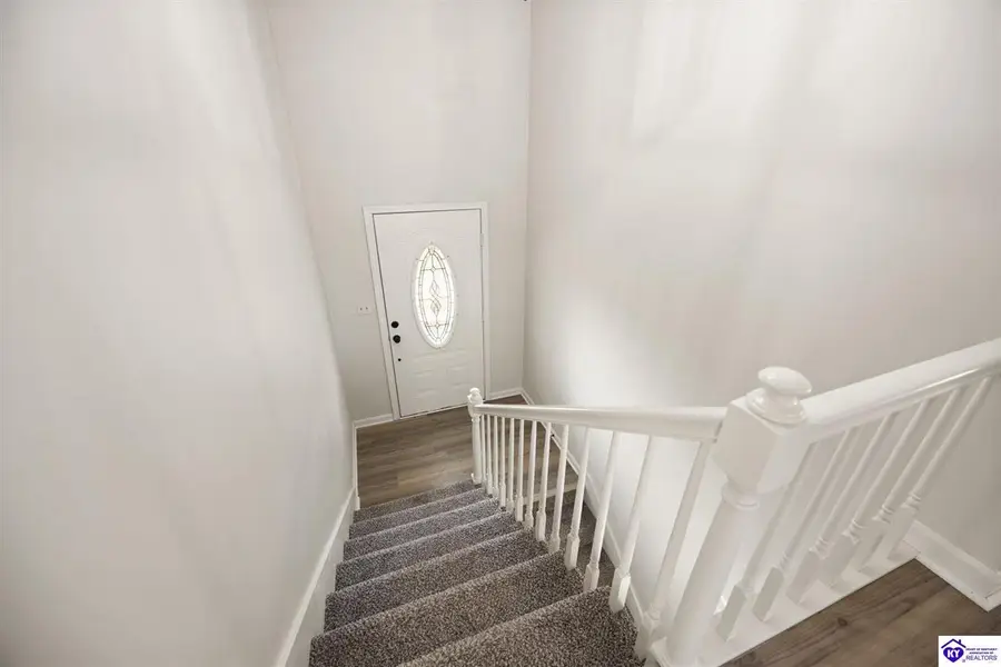 929 Hickory Drive, Vine Grove, KY 40175 - #2