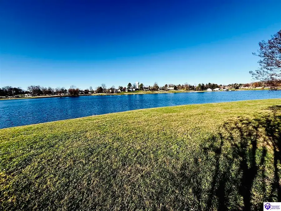 411 Lakeview Drive, Campbellsville, KY 42718 - Image #2