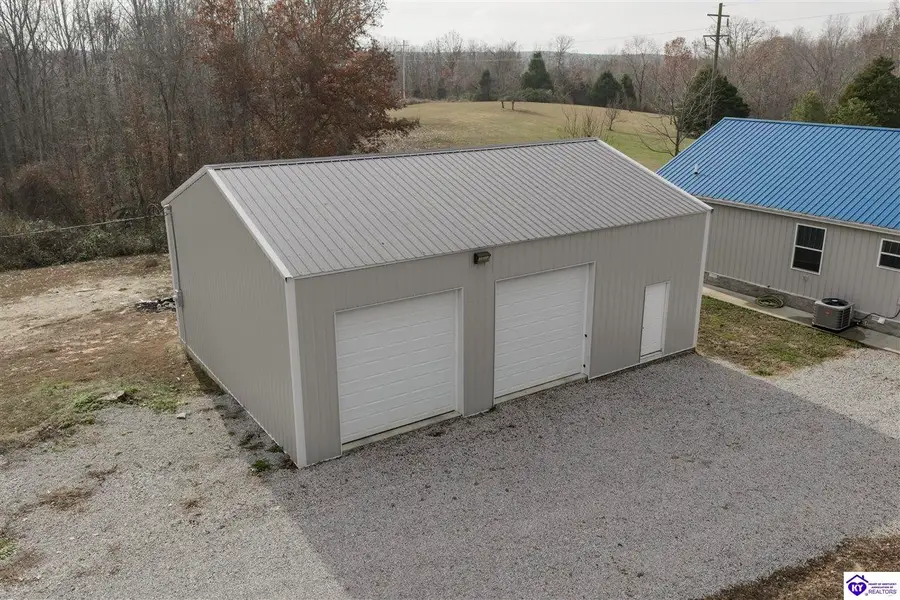 918 Oklahoma Road, Bee Spring, KY 42207 - Image #2