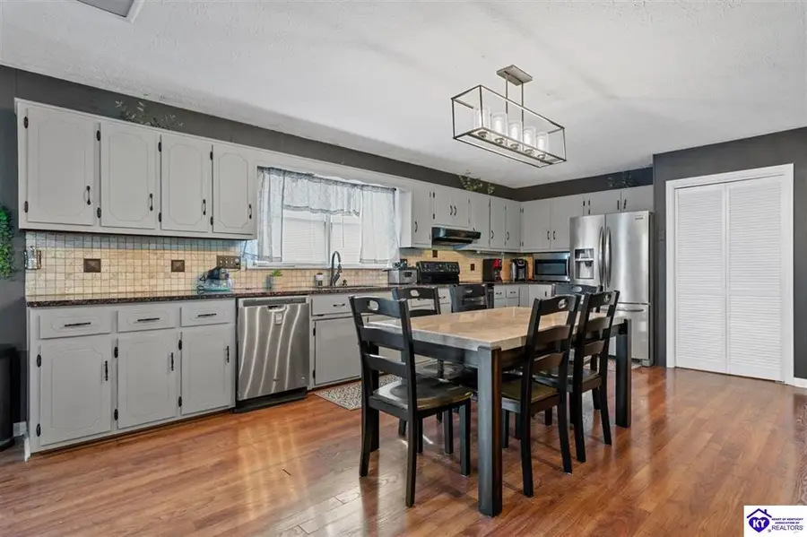 1736 Cora Wilborn Road, Summer Shade, KY 42166 - Image #3