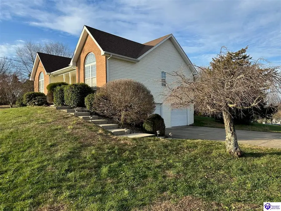 11 Bear Oak Court, Cecilia, KY 42724 - Image #2