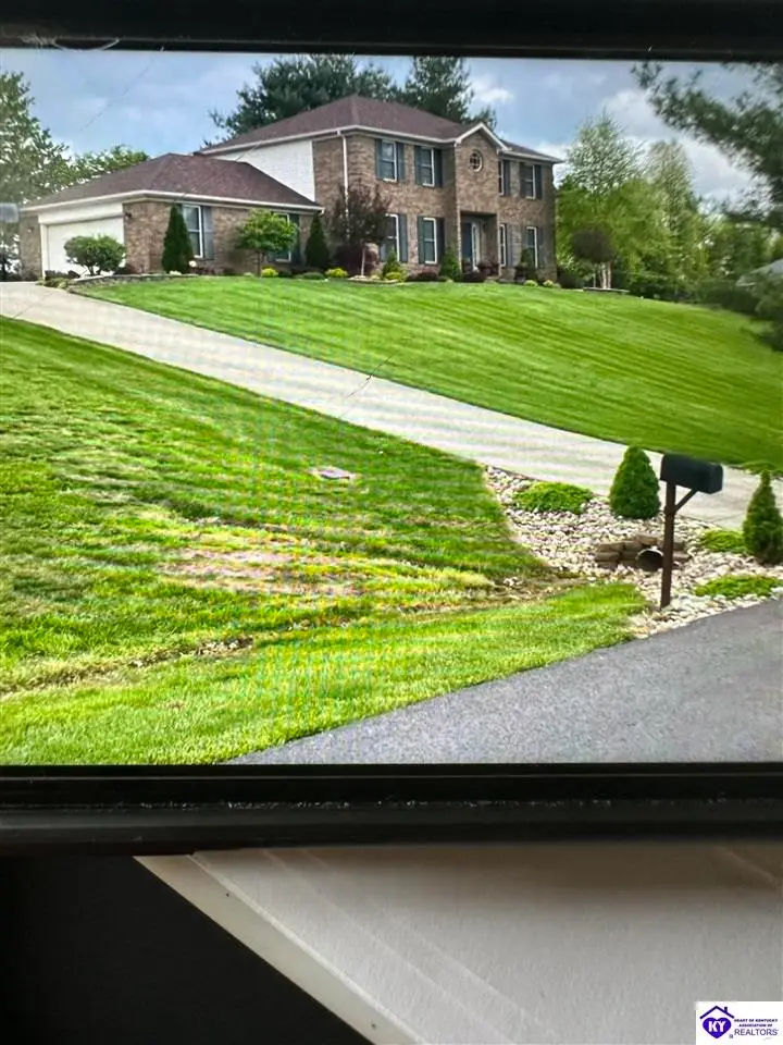 368 Woodsbend Drive, Elizabethtown, KY 42701 - #2