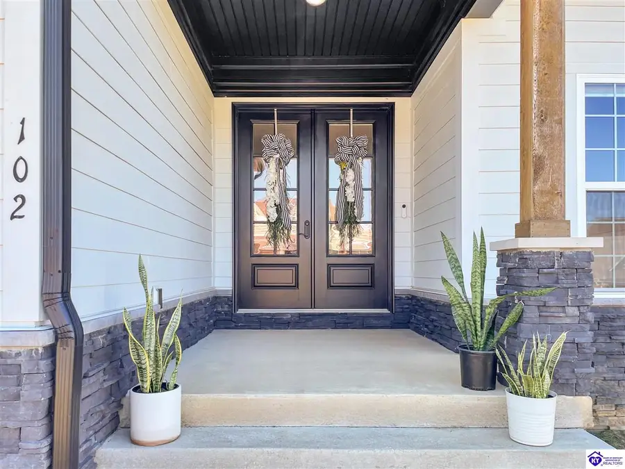 102 Kentucky Oaks Trail, Elizabethtown, KY 42701 - Image #2