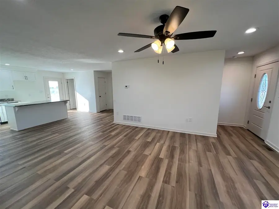 109 M Moss Lane, Campbellsville, KY 42718-0000 - Image #2