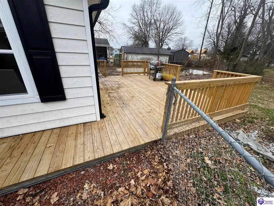 325 S Greensburg Street, Hodgenville, KY 42748 - Image #2