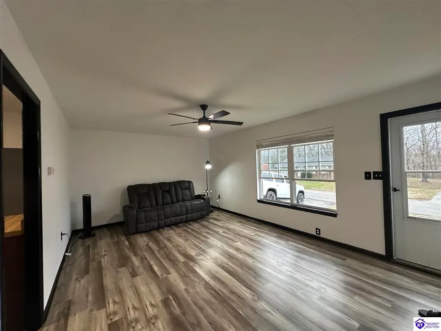 302 Handley Avenue, Campbellsville, KY 42718 - Image #2