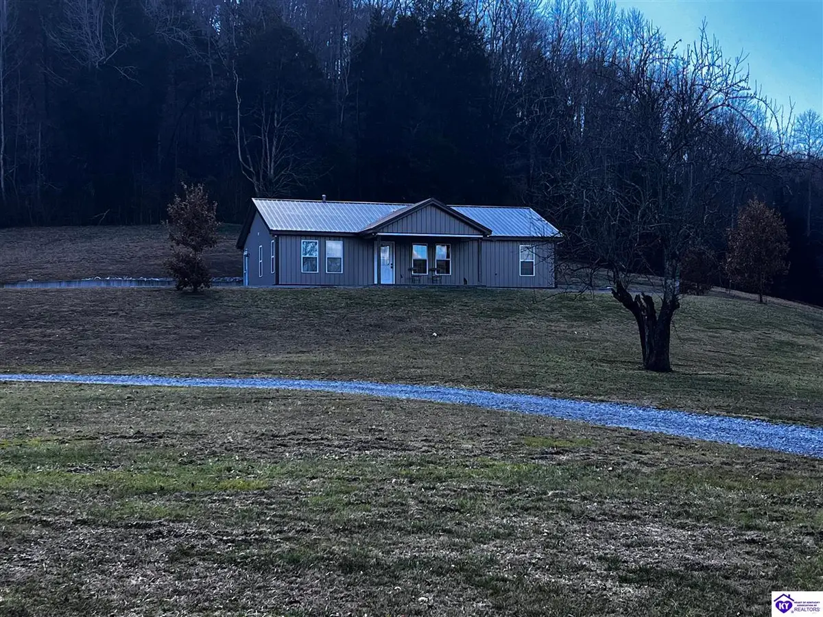 1384 Oil Fork Road, Burkesville, KY 42717-0000 - #1