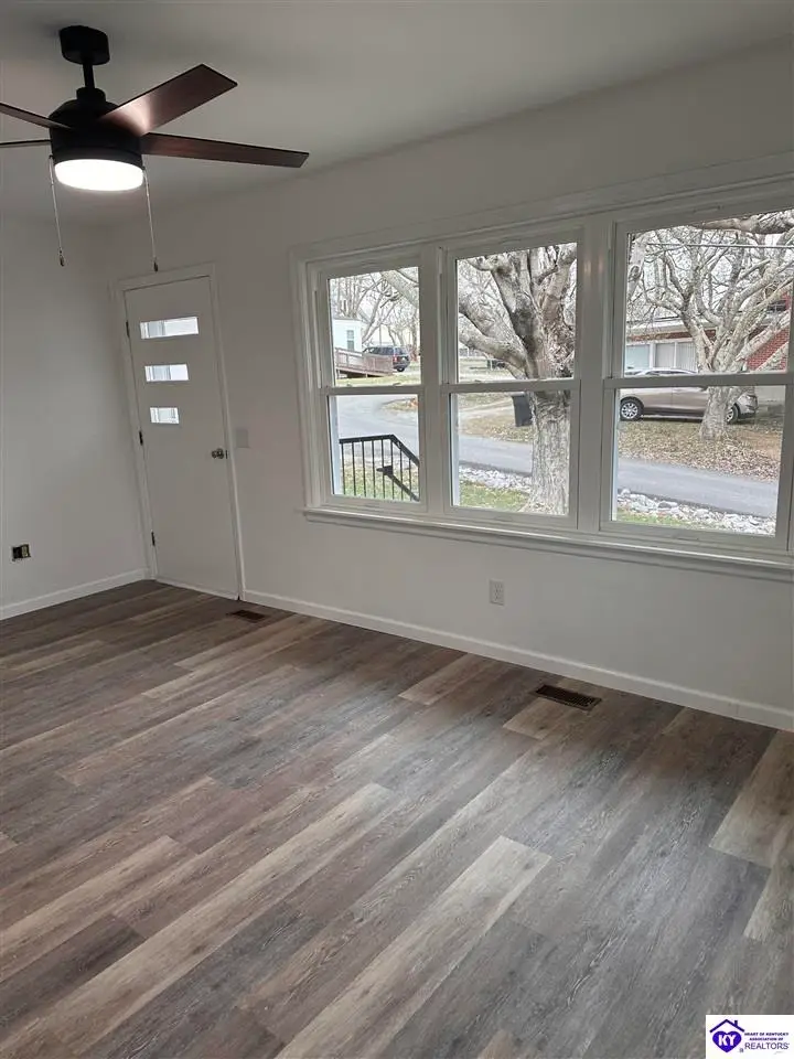 605 Cedar Street, Columbia, KY 42728 - #2