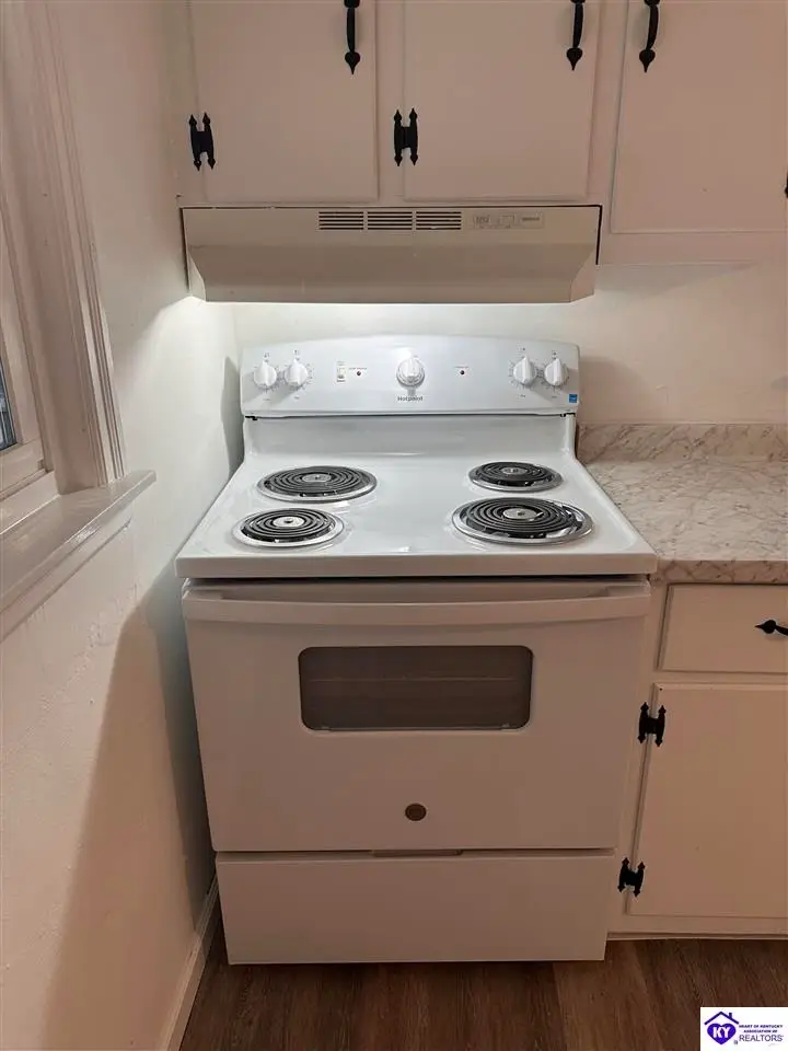 605 Cedar Street, Columbia, KY 42728 - #3