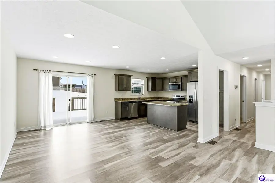 125 Sawgrass Avenue, Vine Grove, KY 40175 - Image #2