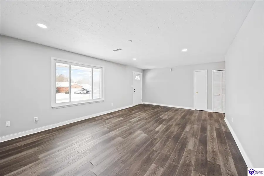 1617 W Crocus Drive, Radcliff, KY 40160 - #2