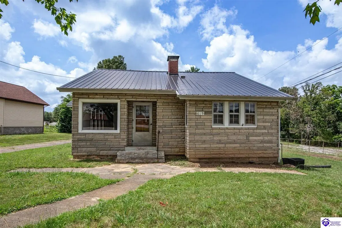 619 S Wilson Rd, Radcliff, KY 40160 - #1