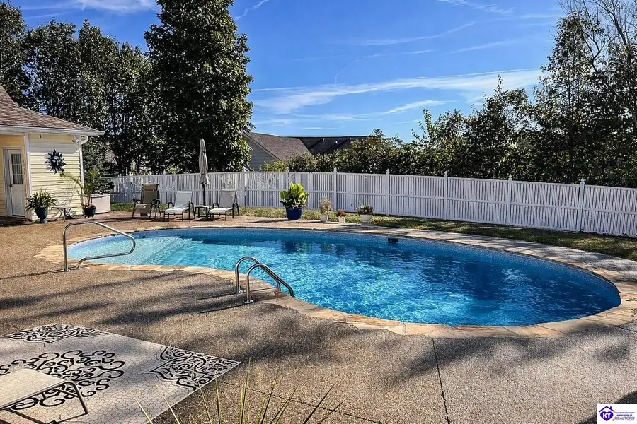 509 Maple Crest Way, Elizabethtown, KY 42701 - #2