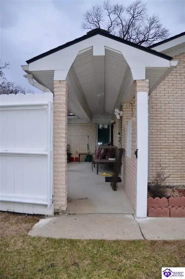 749 Shelby Avenue, Radcliff, KY 40160 - #3