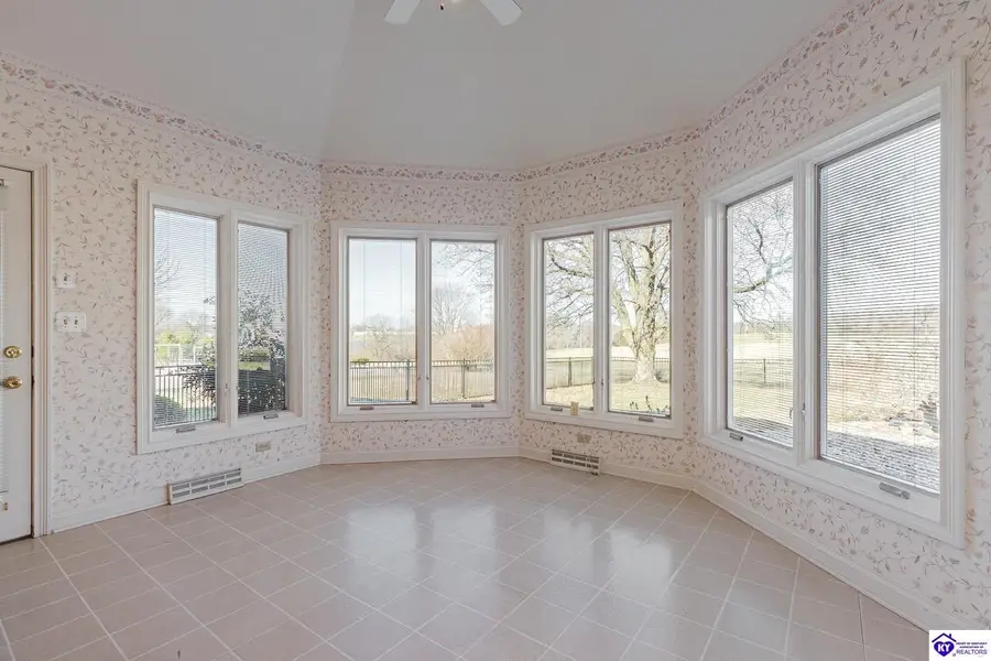 909 Lakeside Drive, Elizabethtown, KY 42701 - #3