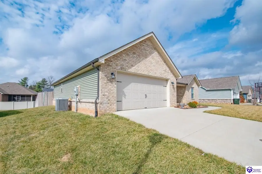 311 Valhalla Trace, Vine Grove, KY 40175 - #2