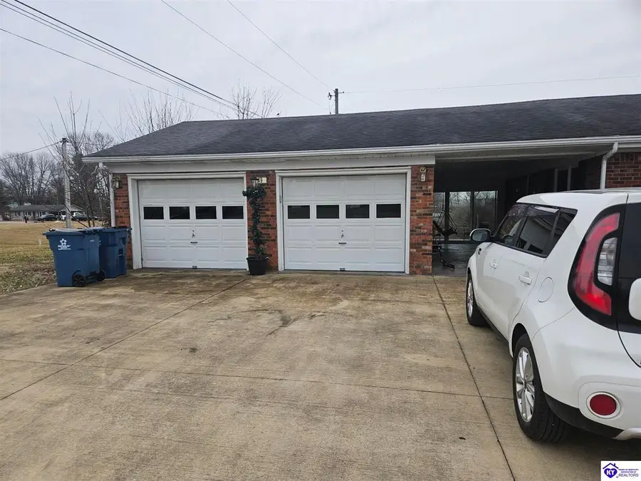 49 Patsy Avenue, Hodgenville, KY 42748 - #3