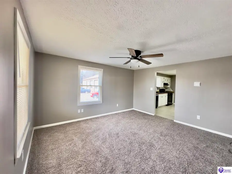 1579 W Vine Street, Radcliff, KY 40160 - #3