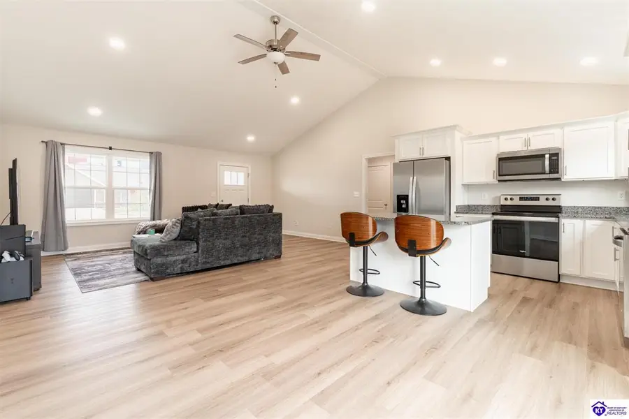 138 Sawgrass Avenue, Vine Grove, KY 40175 - #3