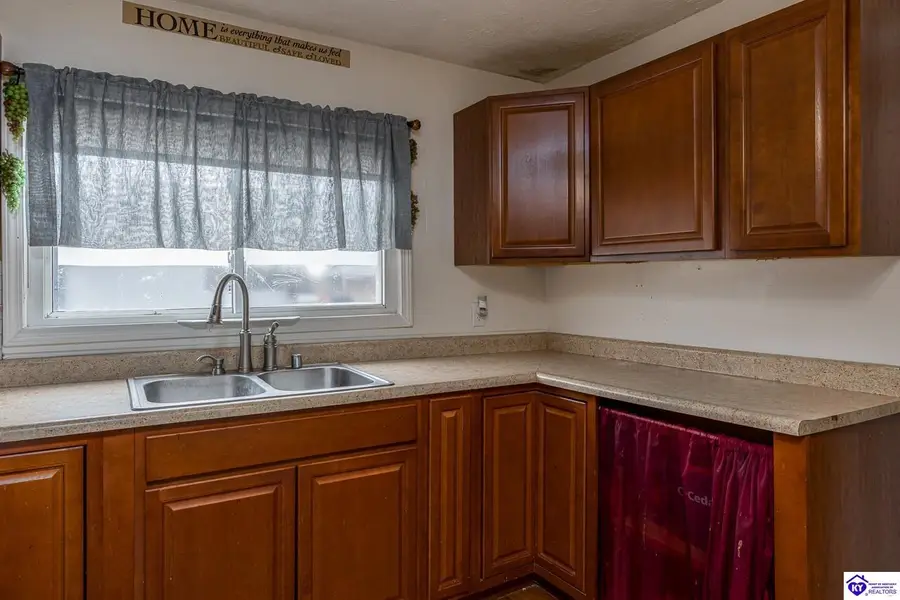 5051 S Wilson Rd, Elizabethtown, KY 42701 - #3