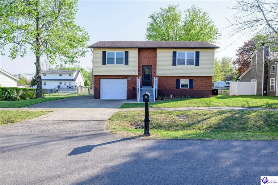 2669 Lake Road North, Radcliff, KY 40160 - #2