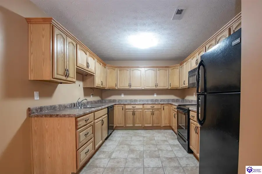 106 Bluegrass Drive, Hodgenville, KY 42748 - #2