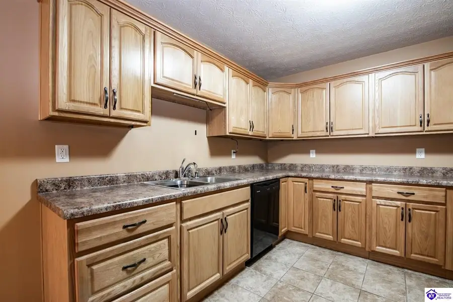 106 Bluegrass Drive, Hodgenville, KY 42748 - #3