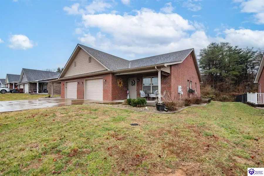 104 Bluegrass Drive, Hodgenville, KY 42748 - #3