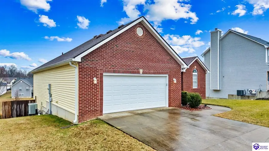 629 Wind Brook Drive, Elizabethtown, KY 42701 - #3