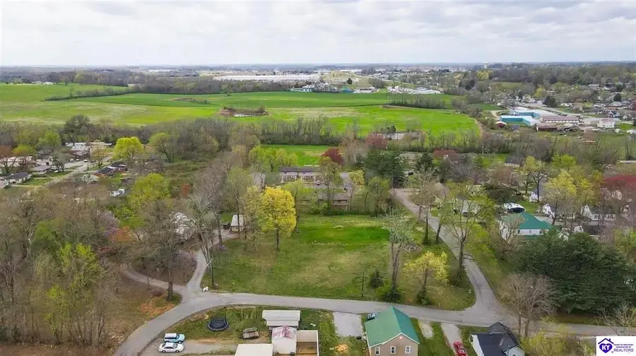 137 Coppock Street, Campbellsville, KY 42718 - #2