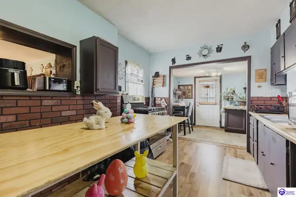 6905 Sylvania Road, Louisville, KY 40258-3023