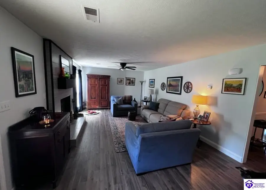 964 Timberwood Drive, Radcliff, KY 40160 - #3