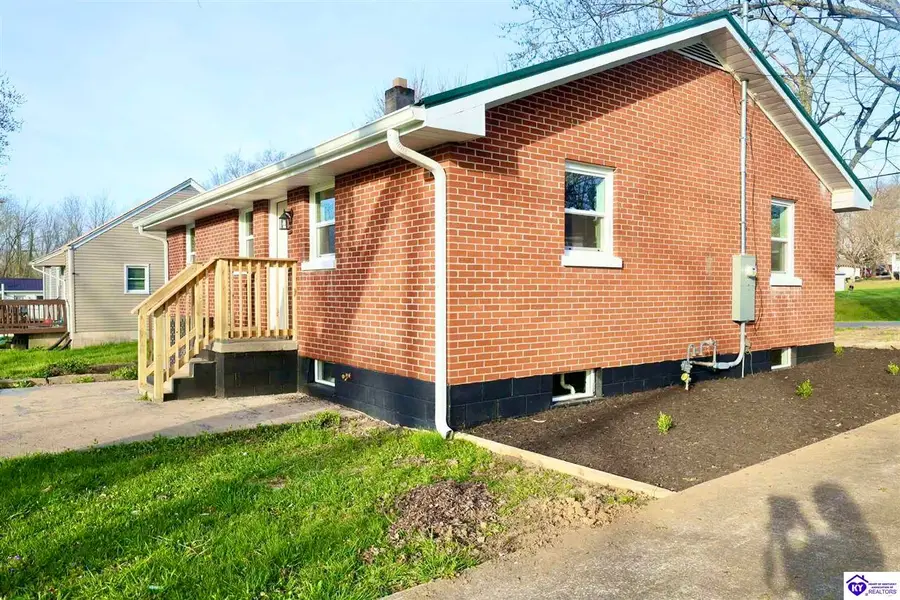 211 Lincoln Avenue, Campbellsville, KY 42718 - #3