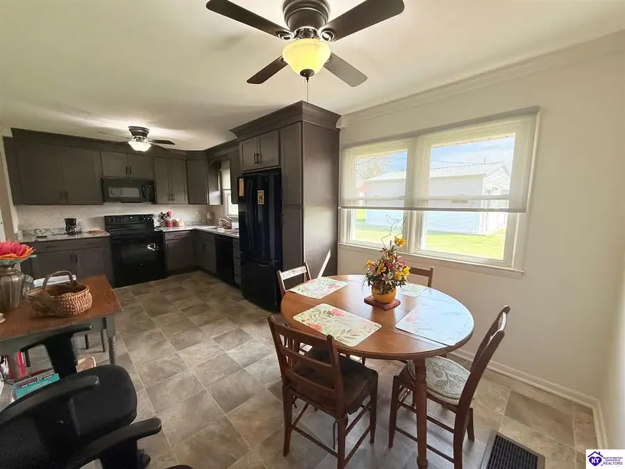 502 Shawnee Drive, Campbellsville, KY 42718 - #3