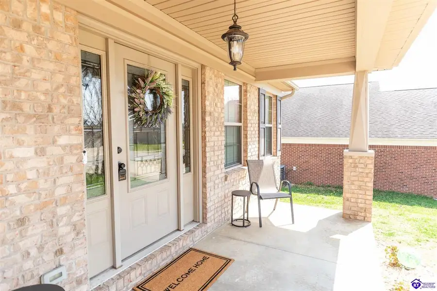 114 Vineland Parkway, Vine Grove, KY 40175 - #2