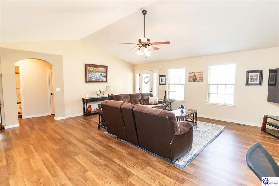 114 Vineland Parkway, Vine Grove, KY 40175 - #3