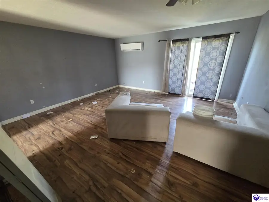 1418 Kingswood Way, Radcliff, KY 40160-9572 - #2