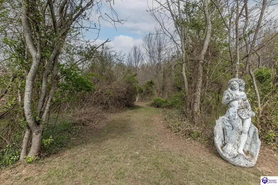 215 Peak Street, Hodgenville, KY 42748 - #3