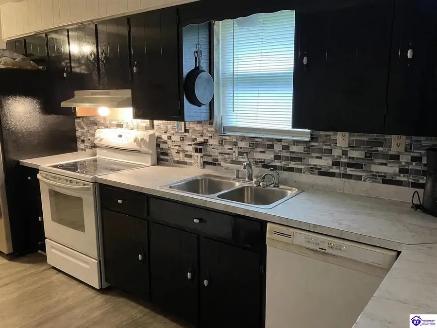 2625 L and N Turnpike, Horse Cave, KY 42749 - #2