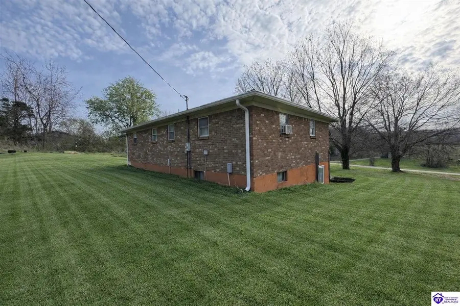 2625 L and N Turnpike, Horse Cave, KY 42749 - #3