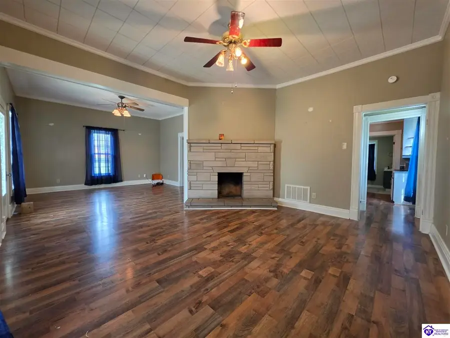 304 N Walnut, Upton, KY 42784 - #3