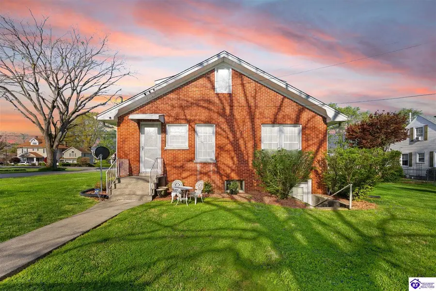 802 Lebanon Avenue, Campbellsville, KY 42718 - #2