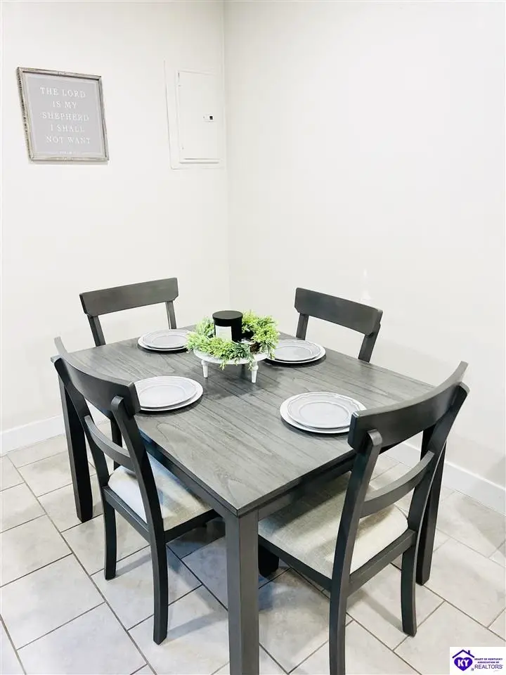 215 S Walters Avenue, Hodgenville, KY 42748 - #3