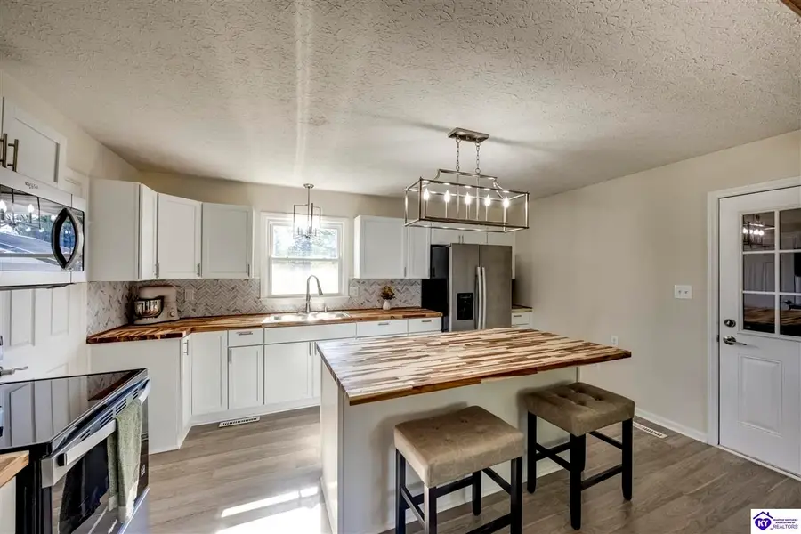 402 Duggins Drive, Elizabethtown, KY 42701 - #2