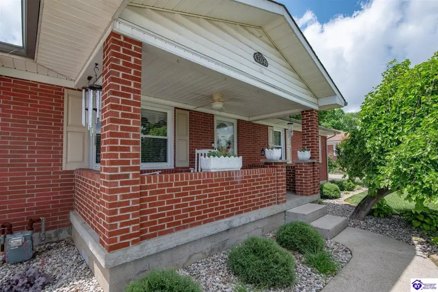 204 Fairview Drive, Elizabethtown, KY 42701 - #3